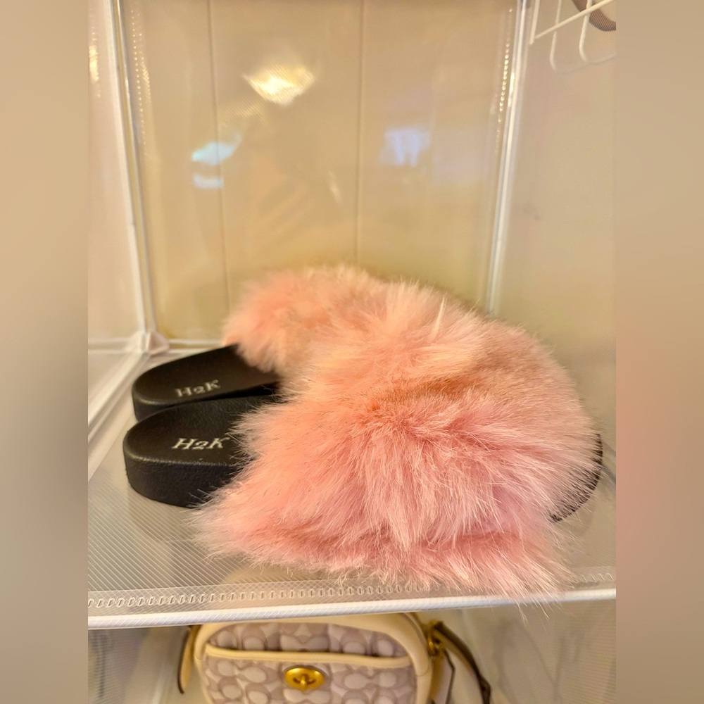 Pink Fluffy Slides / Slippers